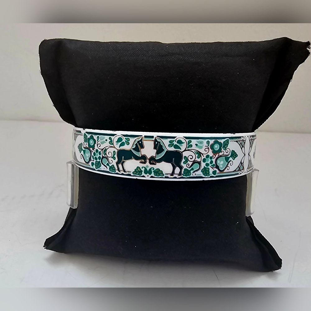 Vintage Marlene Horse Motif Enamel Bangle in Green and White